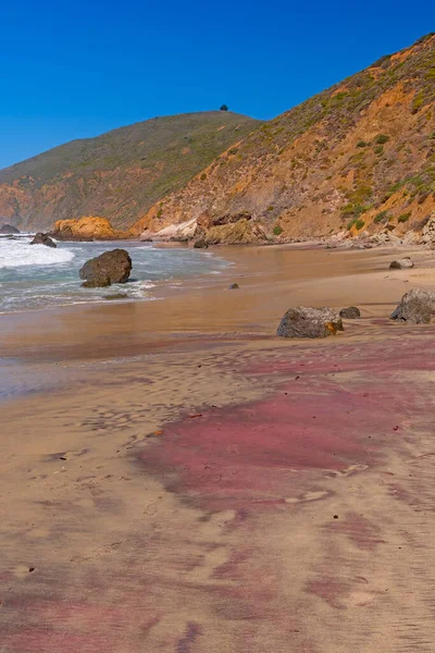 Красные Пески Отдаленном Побережье Пляже Оффер Бич Калифорнии — стоковое фото