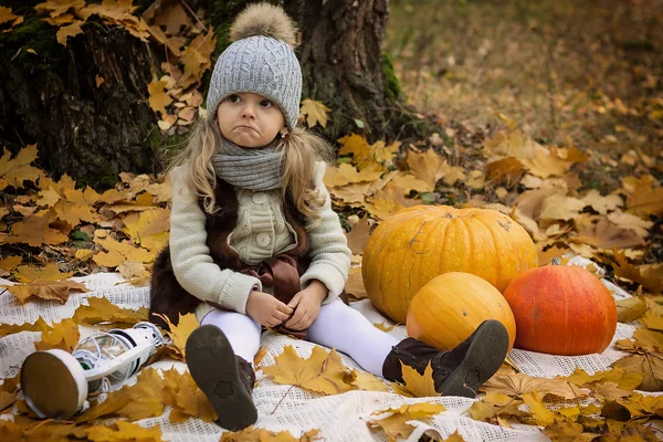 Lány, tök, ősz, háttér — Stock Fotó
