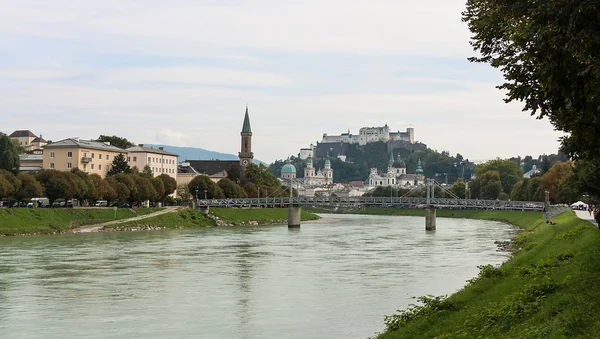 Salzburg skyline with river Salzach in Salzburger Land, Austria — Stock Photo, Image
