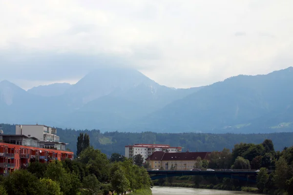 Häuser in den Bergen — Stockfoto