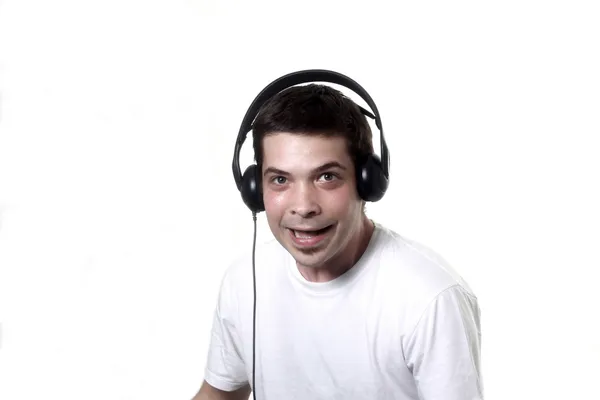 Dinleniyor
