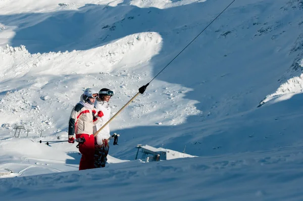 Hintertux Austria Enero 2013 Esquiador Desciende Una Pendiente Sobre Glaciar — Foto de Stock