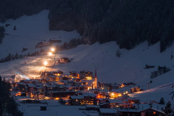 Mayrhofen Yakınlarındaki Vorderlanersbach Avusturya Köyünde Bir Akşam — Stok fotoğraf