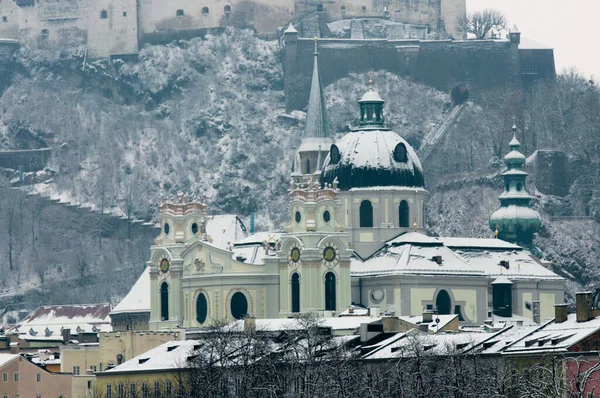 Overcast Utsikt Över Vintern Salzburg Eftermiddagen — Stockfoto