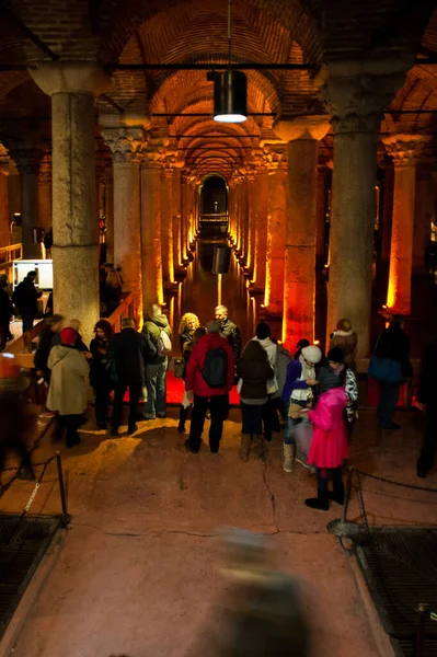 Istanbul Turkey Maart 2013 Mensen Ondergrondse Basiliek — Stockfoto