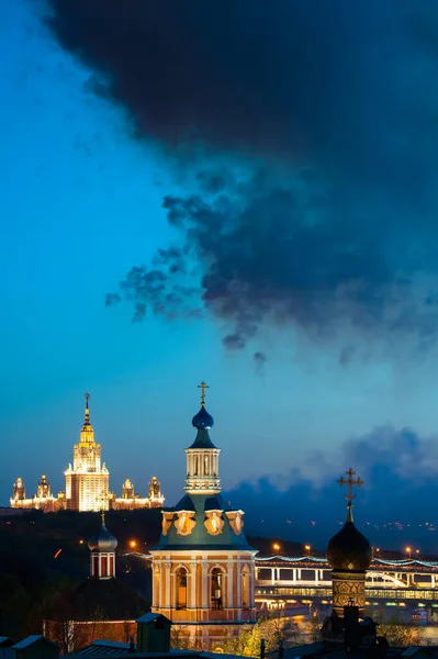 Fuegos Artificiales Sobre Monasterio San Andrés Frente Universidad Estatal Moscú — Foto de Stock