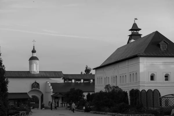 Территория Боровского Монастыря Пафнутьева — стоковое фото