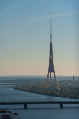 Riga 'daki TV kulesinin en üst görüntüsü..