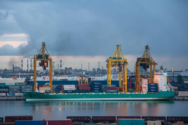 Petersburg Russia Wrzesień 2021 Widok Portu Morskiego Petersburga Promu Wycieczkowego — Zdjęcie stockowe