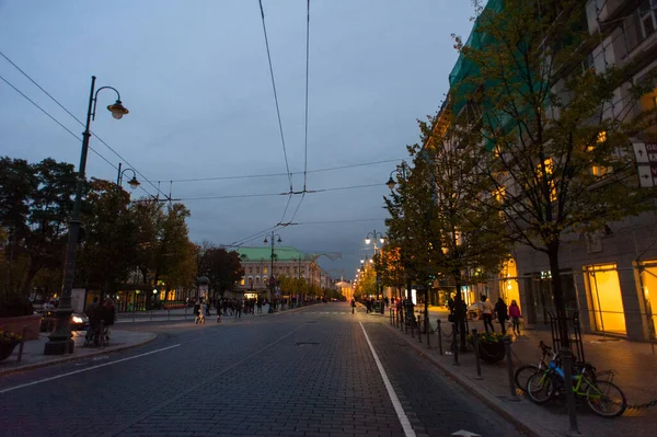 As ruas de Vilnius tarde da noite — Fotografia de Stock