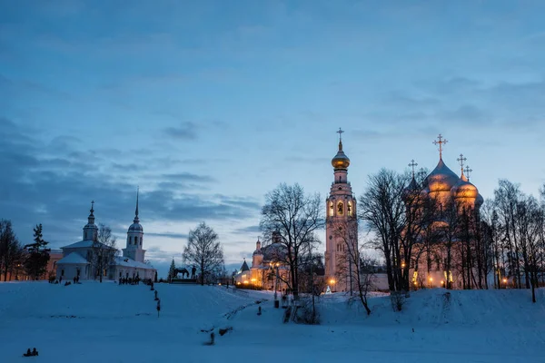 Evening view of the Kremlin from the other side of the Vologda River — Stock Photo, Image