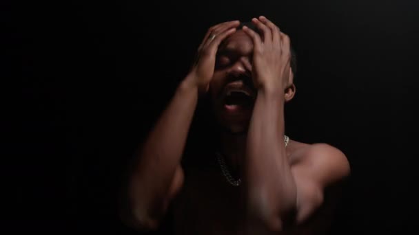 Portrait Black African American Man Pumped Naked Torso Sings Song — Stock Video