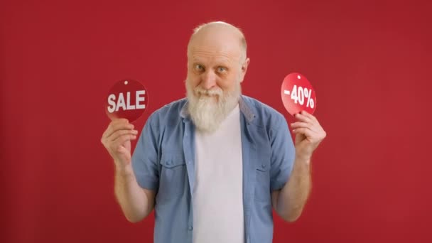 Sale Cheerful Old Man Dancing Joyful Black Friday Sale Holding — Vídeos de Stock
