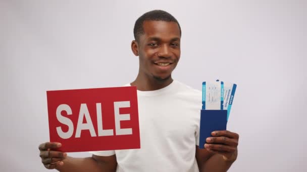 African American Man Shows Sale Plate Buying Tickets Airport Excited — Vídeo de Stock