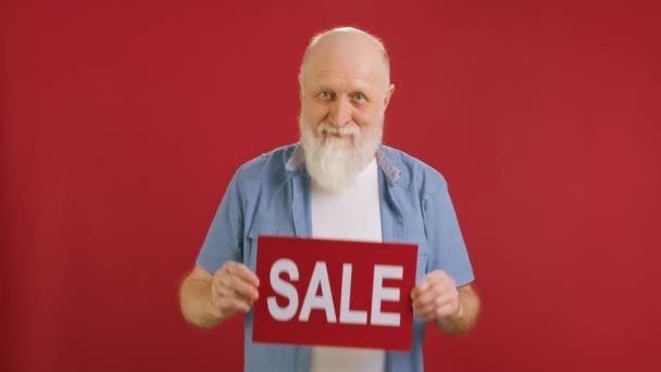 Portrait Elderly Cheerful Year Old Man Advertises Big Discounts Black — Video