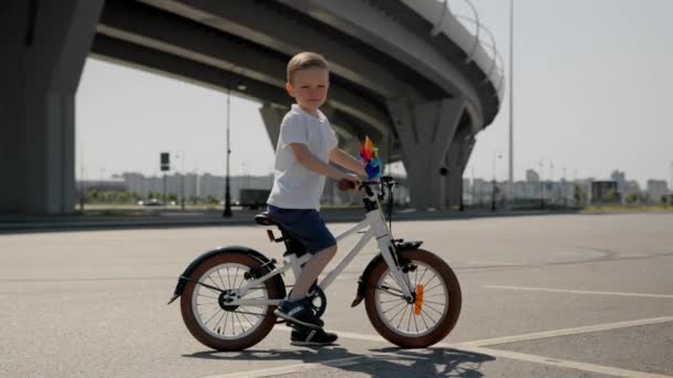 Outdoors Activities Kids Happy Childhood Concept Child Boy Bike Standing — Vídeos de Stock