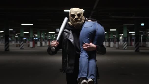 Male Killer Scary Scarecrow Mask Baseball Bat His Hands Carries — Αρχείο Βίντεο