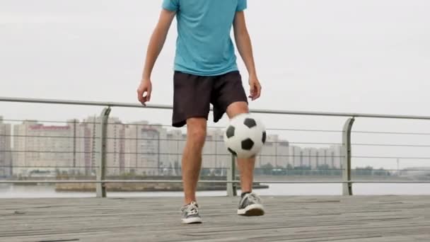 Unrecognizable Man Professional Soccer Player Training Football Ball Freestyle Waterfront — Stockvideo