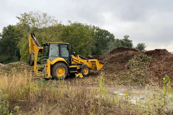 Ятитонний Колісний Навантажувач Bulldozer Трактор Відро Працює Відкритому Повітрі — стокове фото