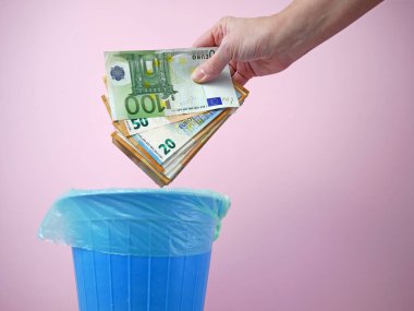 Çöp konteynırından nakit para çekmek, küresel çöp geri dönüşüm ve durgunluk kavramı, enflasyon
