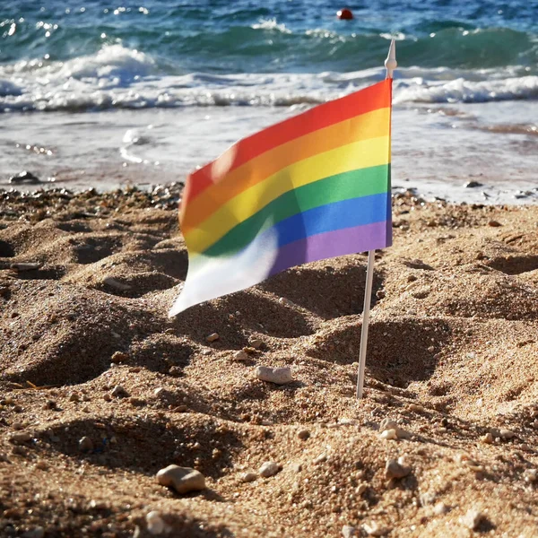 Bandera Lgbt Playa Del Mar Bandera Gay Rainbow Lgbt Comunidad — Foto de Stock