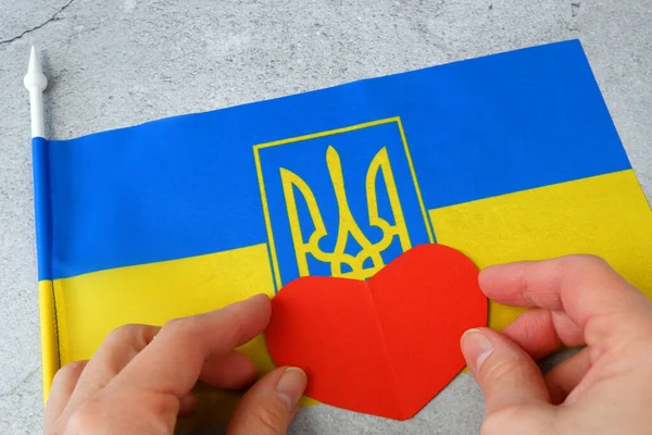 Adore Ukraine Papier Rouge Coeur Sur Drapeau Ukraine Sur Fond — Photo