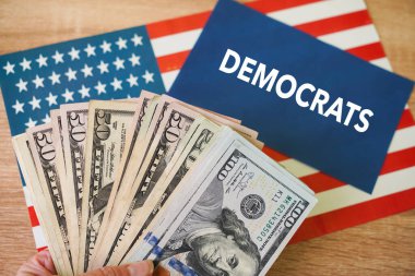 Amerikan bayrağı ve oy pusulası, Demokratlar ya da Cumhuriyetçiler sembolü mü? Birleşik Devletler Temsilciler Meclisi 2022 konsepti, kapanış