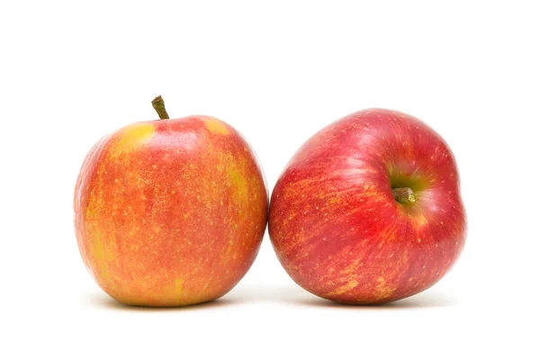 Manzanas aisladas sobre fondo blanco — Foto de Stock