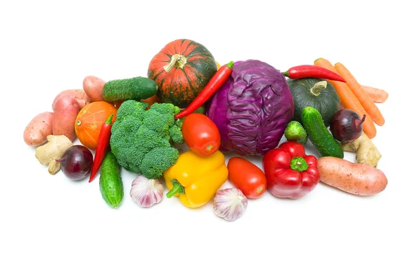 Verduras frescas aisladas sobre fondo blanco — Foto de Stock