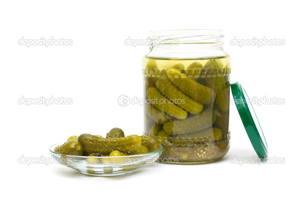 открытая банка с огурцами. открытая банка с огурцами. баночка с огурцами. пропорции закрутки огурцов на зиму. банка с тараканами.