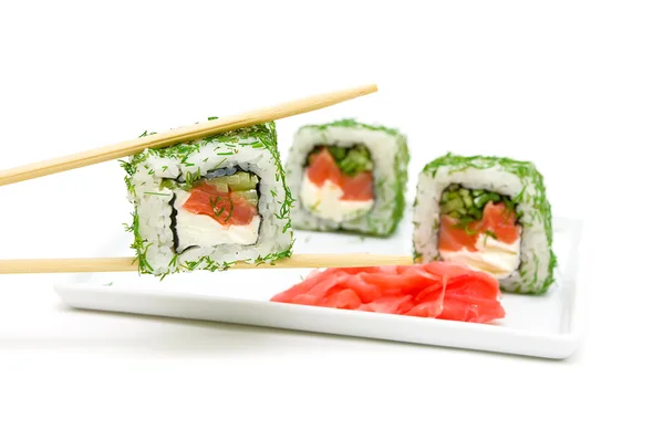 Cucina giapponese - rotoli su sfondo bianco primo piano — Foto Stock