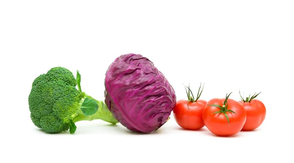 Kohl und Tomaten isoliert auf weißem Hintergrund — Stockfoto