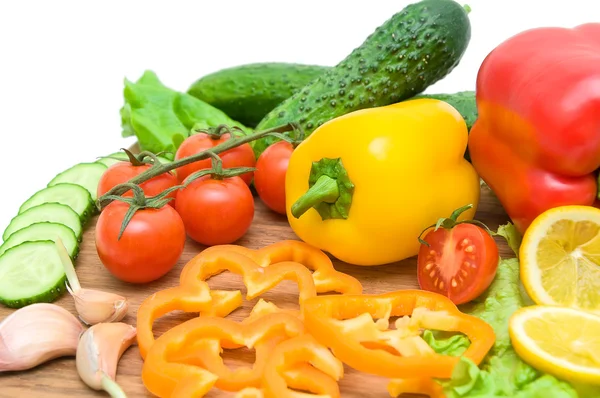 Verduras frescas primer plano - fondo blanco . — Foto de Stock