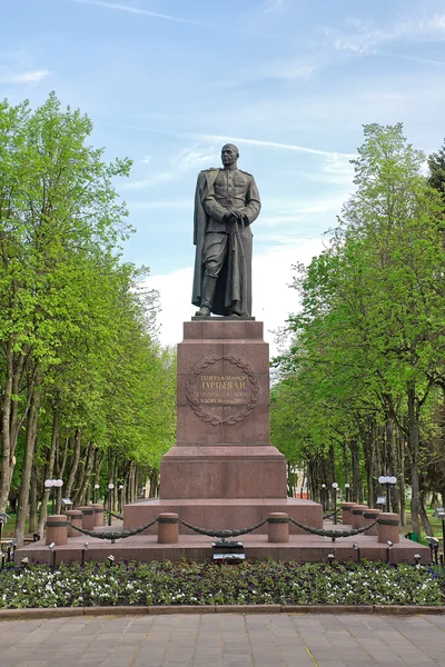少将 gurtev 纪念碑。俄罗斯。奥廖尔市. — 图库照片