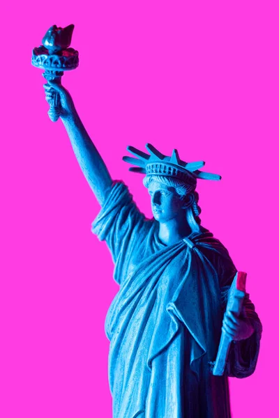 Amerikaanse Vrijheid Vrijheid Futuristische Achtergrond Vrijheidsbeeld Synth Wave Concept — Stockfoto