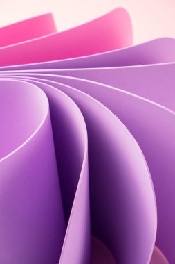 Mor ve pembe kıvrımlı çarşaflar soyut duvar kağıtları. Zarif pastel arkaplan.