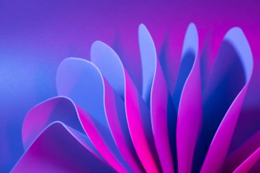 Neon ışıklı renkli girdap elementleri. Soyut geleceksel arkaplan.