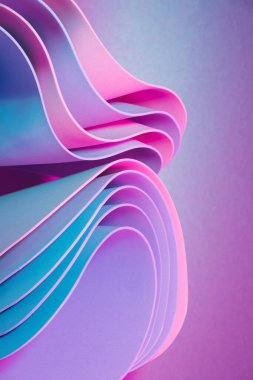 Neon ışıklı soyut kıvırcık elementler. Geçmişe dönük gelecekçilik arkaplanı.