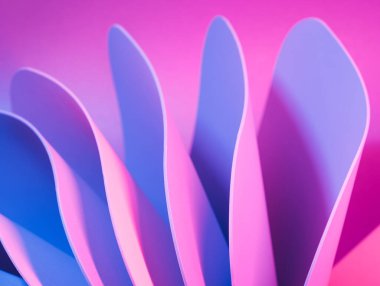 Pembe ve mavi akışkan elementler, neon ışıklı. Siber, gelecekçi arkaplan.