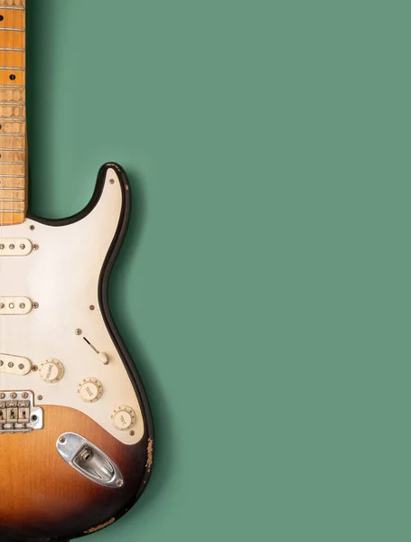 Vintage Electric Guitar Pastel Green Background Music Artist Minimal Template — Stockfoto