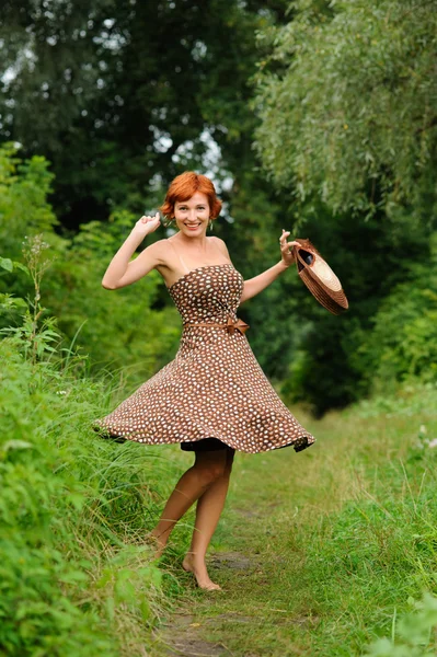 Ritratto della donna all'aperto — Foto Stock