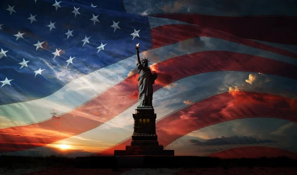 Independence day. Liberty enlightening the world — Stock Photo, Image