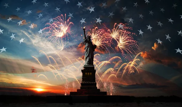 Självständighetsdagen. Liberty upplysande världen Royaltyfria Stockfoton