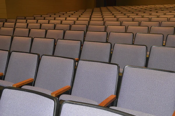 oditoryum koltukları