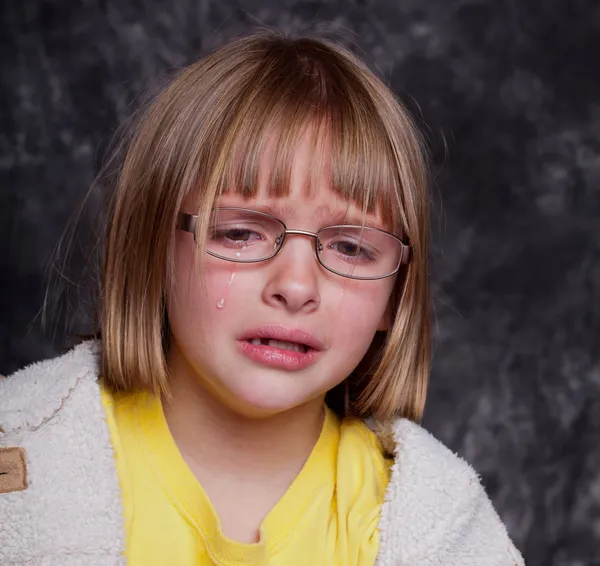 Studio shot of a crying child — Stockfoto