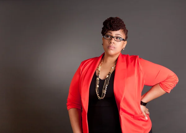 Kendine güvenen olgun artı boyutu buisiness kadınlar