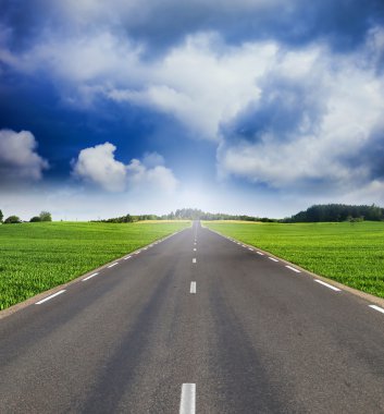 yeşil alan ve yol