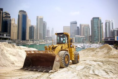 Dubai inşaat traktör
