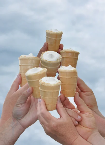 Hands hold ice-cream — Stock Photo, Image