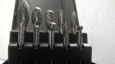 Kesici başlıkların ellerindeydi. Sondaj makineleri için metal hortumlar. Yeniliklerin sunumu